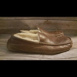 UGG Mens Leather Slip On